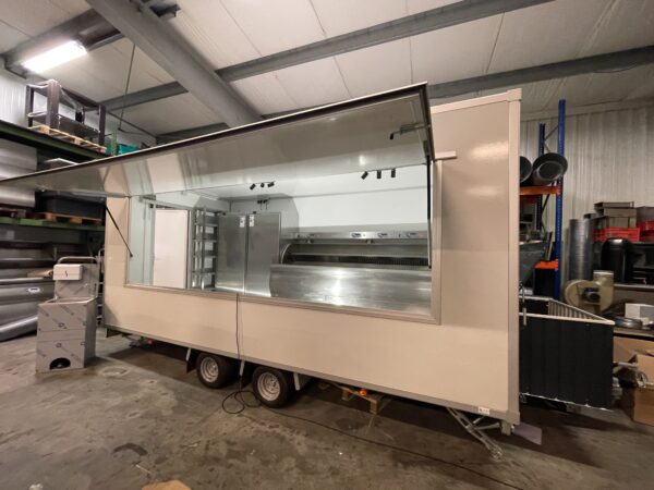 Nieuw foodtruck + 5 pans perfecta ( voor grote evenementen)