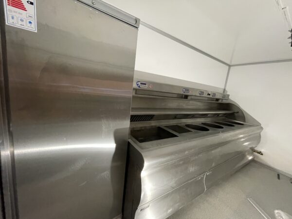 Nieuw foodtruck + 5 pans perfecta ( voor grote evenementen)