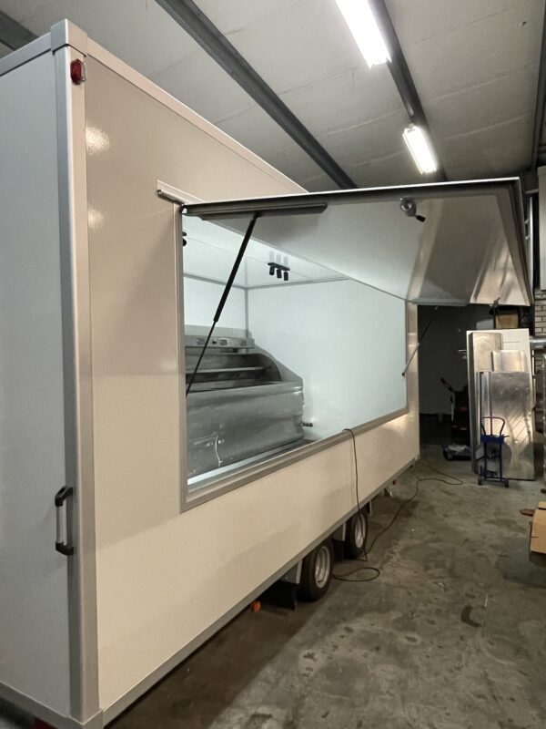 Nieuw foodtruck + 5 pans perfecta ( voor grote evenementen)