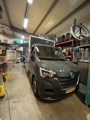 foodtruck frietwagen Renault Master 2022