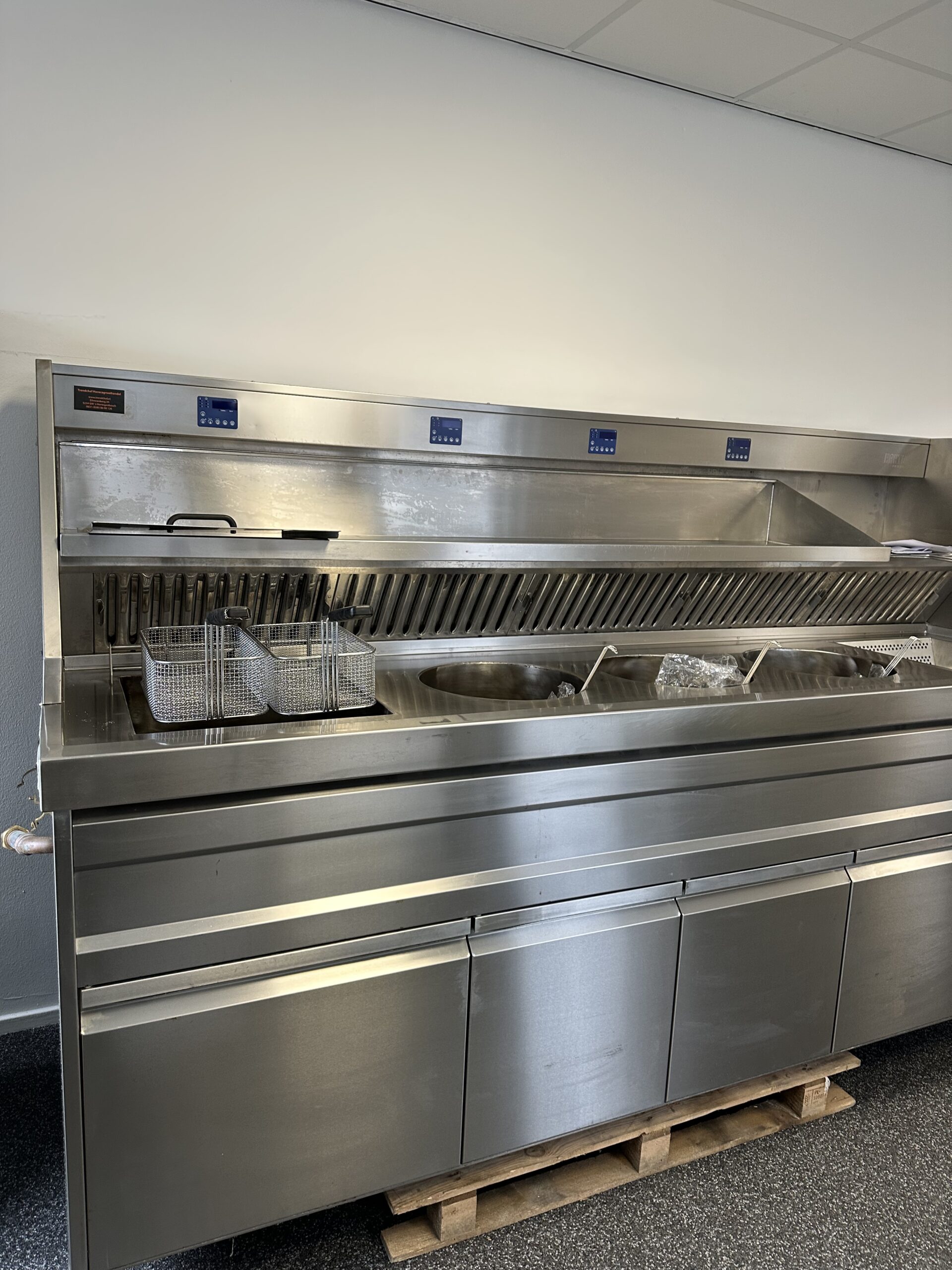 Hakto bakwand 3 rond 1 vierkant met vetpomp, frietuitschepbak.