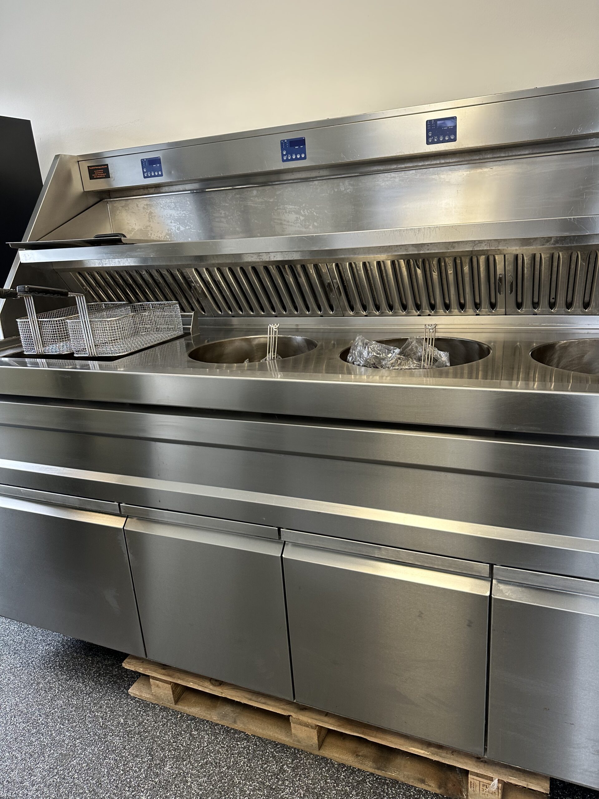 Hakto bakwand 3 rond 1 vierkant met vetpomp, frietuitschepbak.