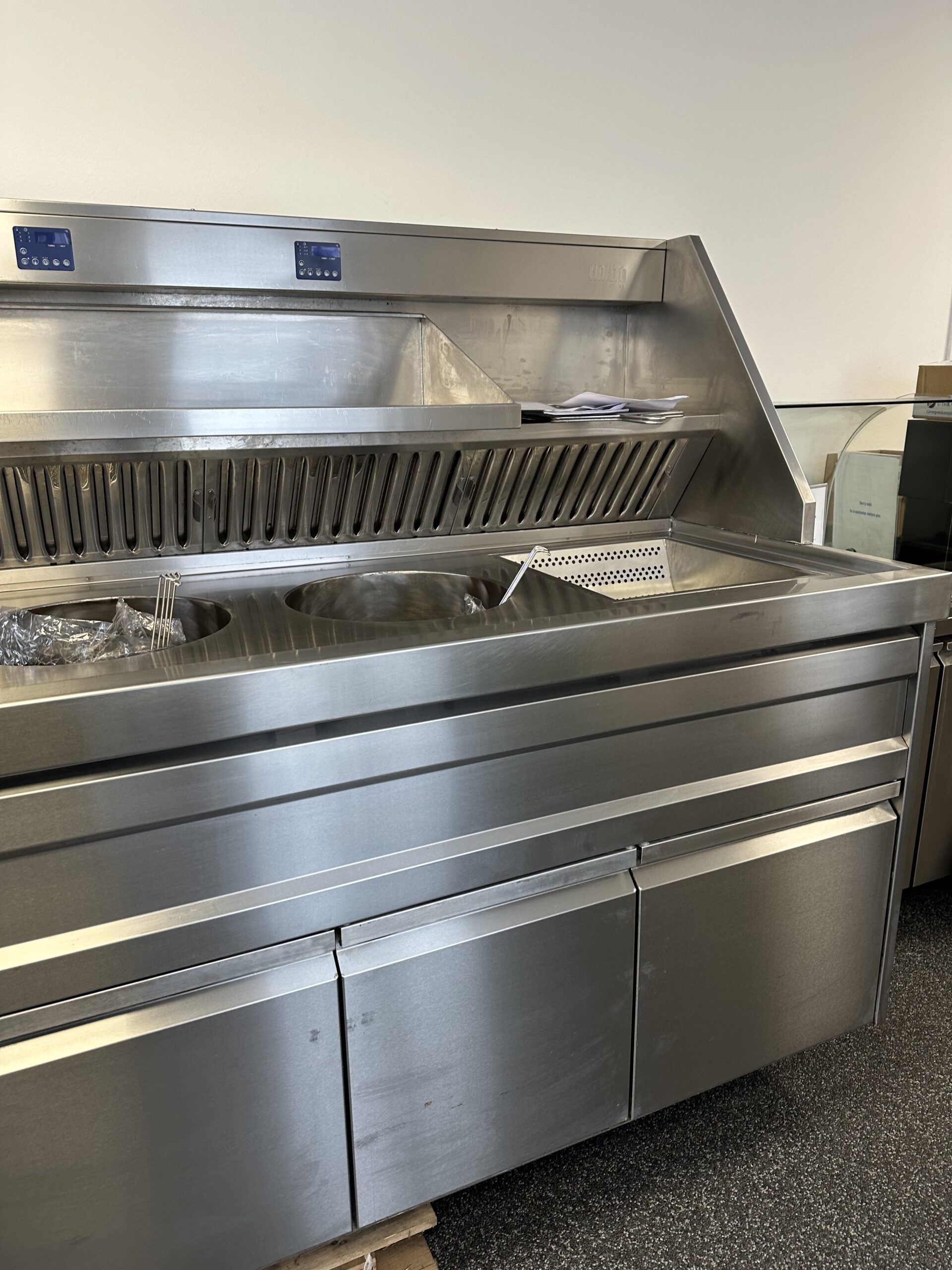 Hakto bakwand 3 rond 1 vierkant met vetpomp, frietuitschepbak.