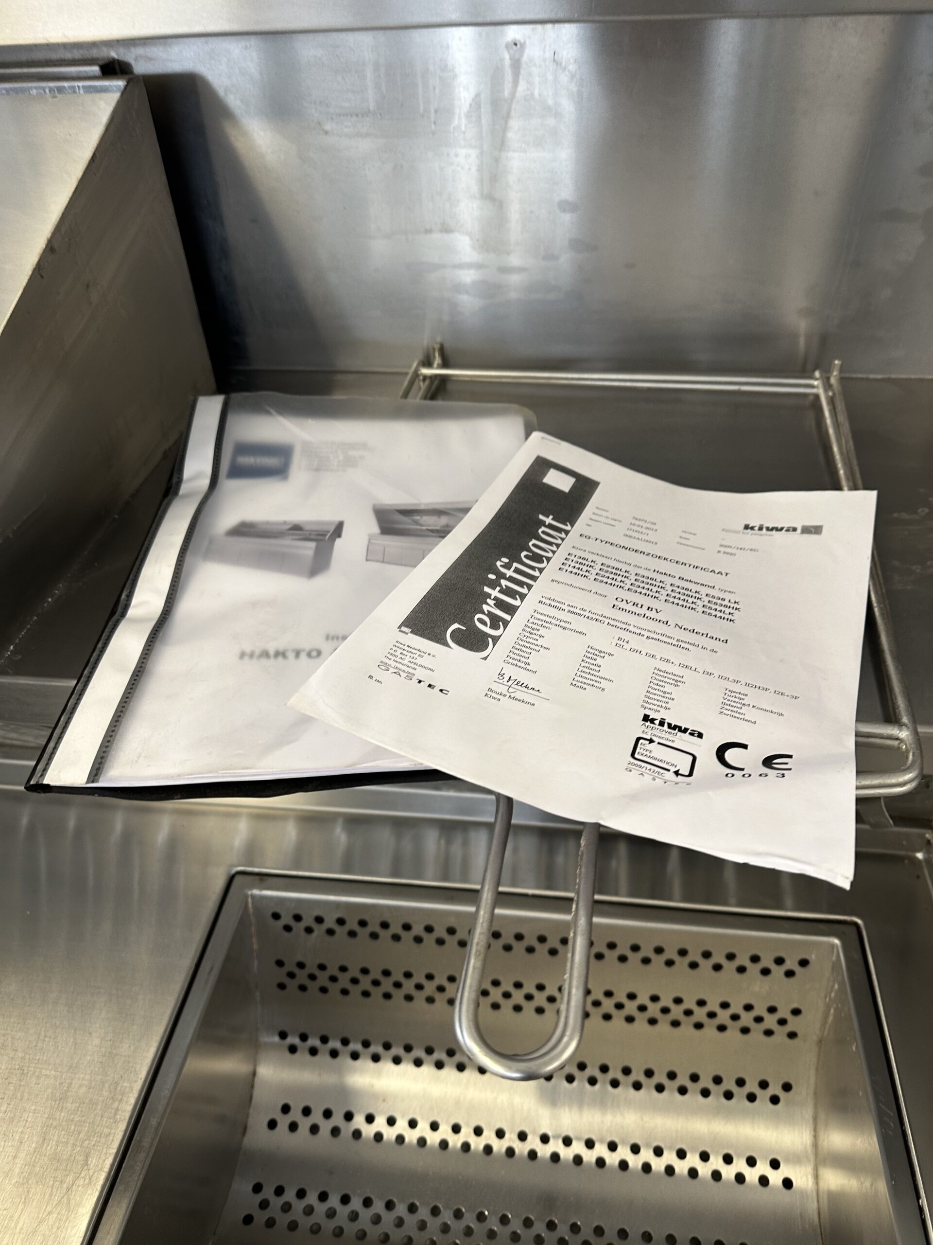 Hakto bakwand 3 rond 1 vierkant met vetpomp, frietuitschepbak.